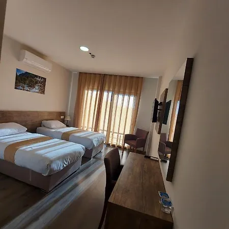 Park Hotel 3*